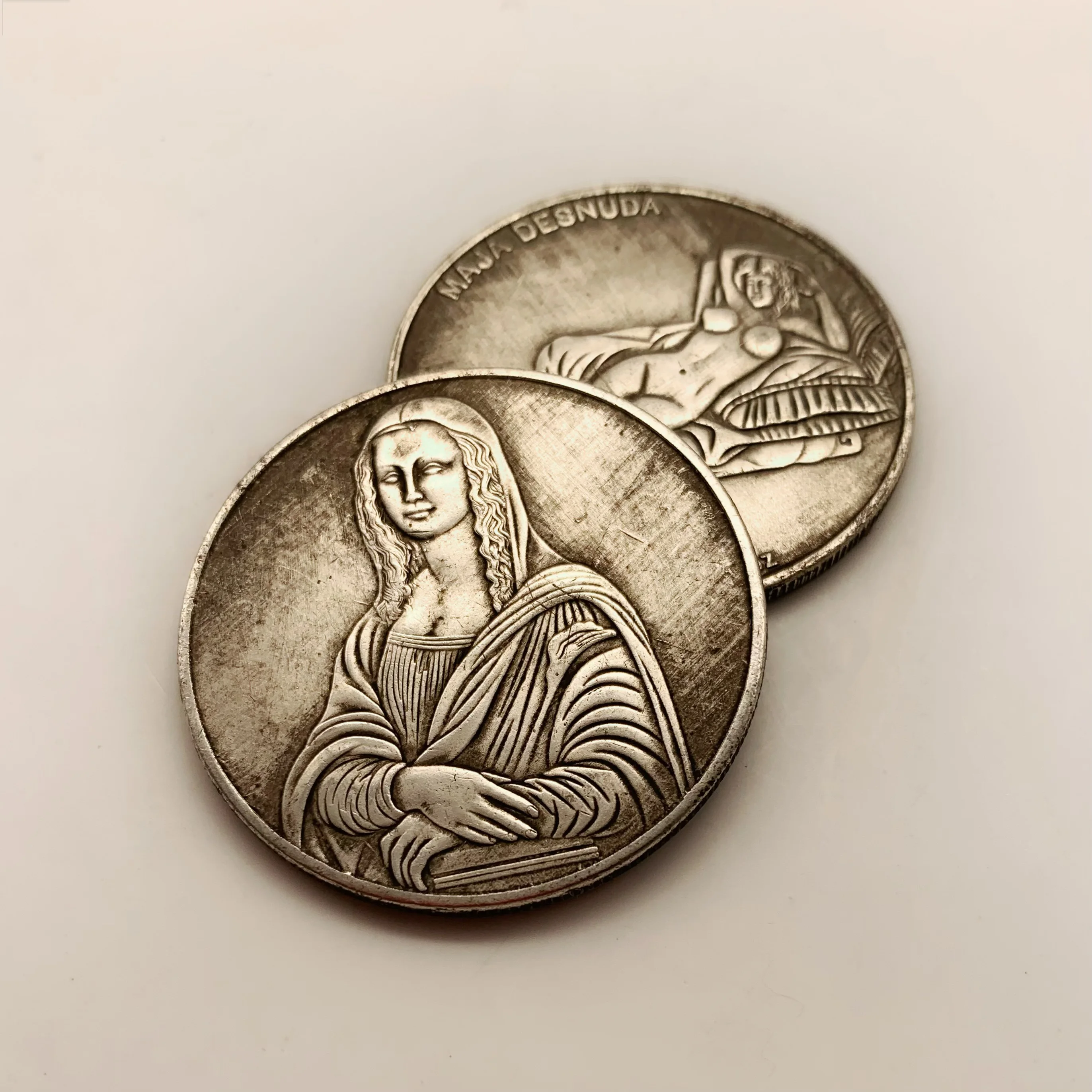 Antique handicraft Italy Mona Lisa brass antique silver plated old silver souvenir coin