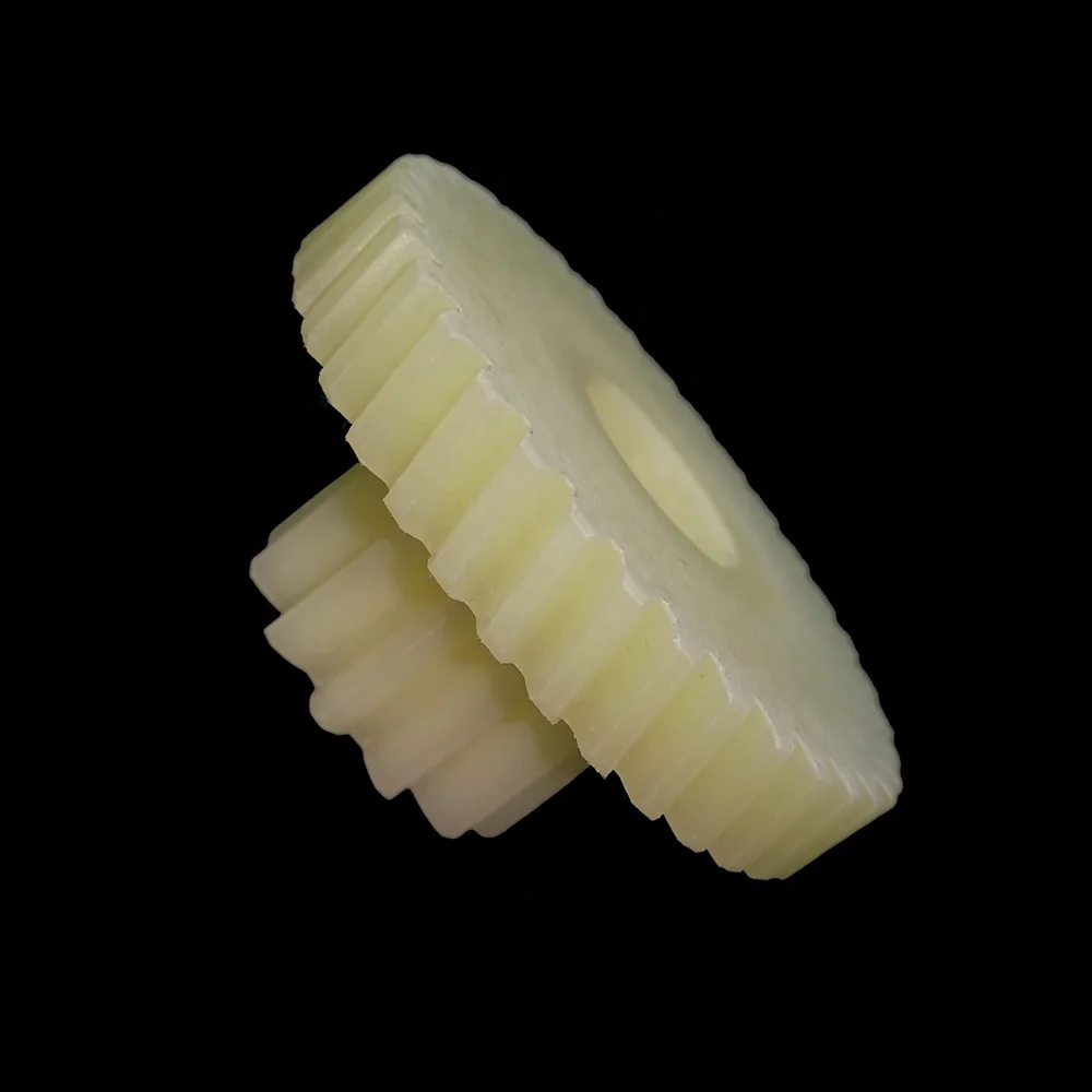 DongGuan manufacture wide varieties plastic small spur gear pinion