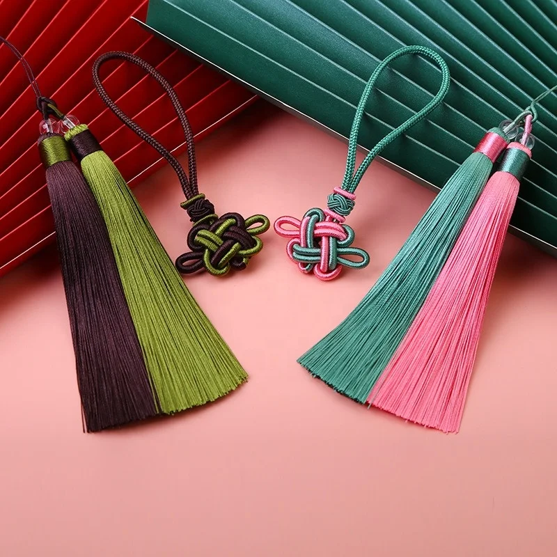 Chinese knot two-color Tassels Hanging ornament Clothing Accessories Chinese knot two-color Tassels Hanging ornament Clothing