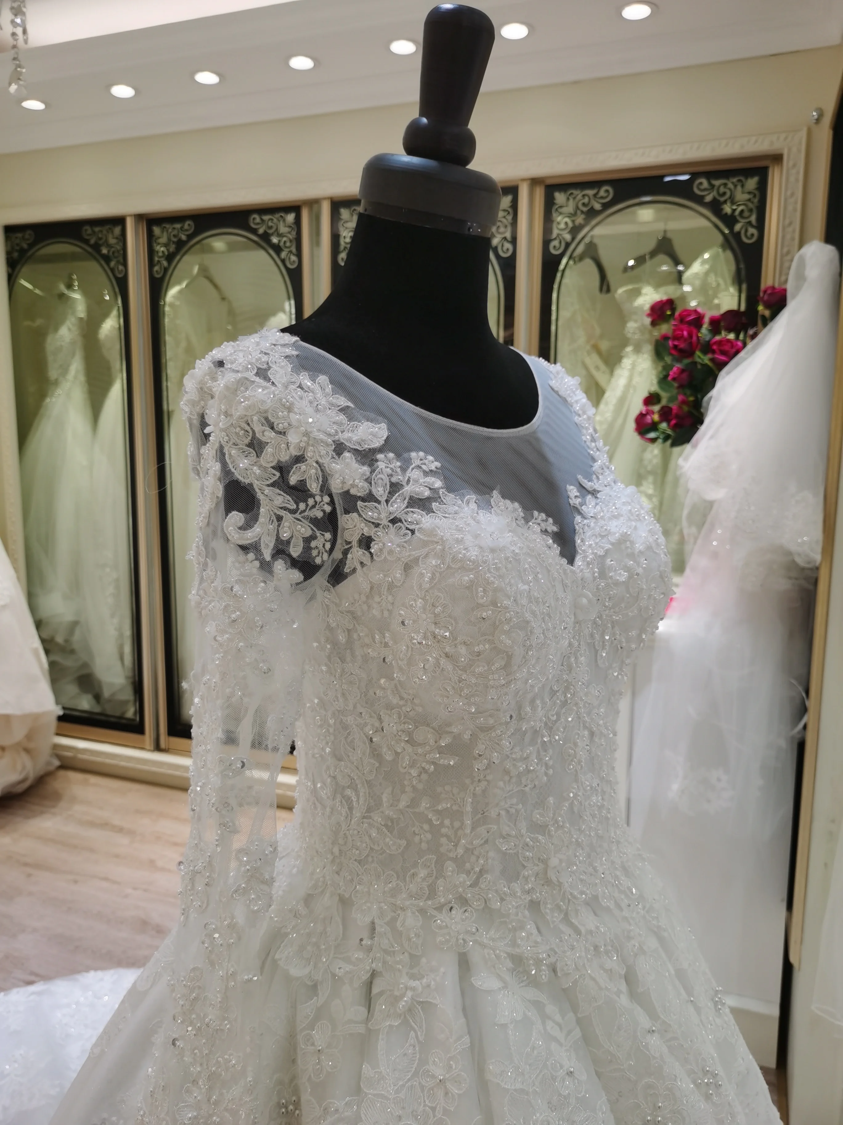 2021 new model long sleeve wedding gown dress long tail beaded pearls handmade work