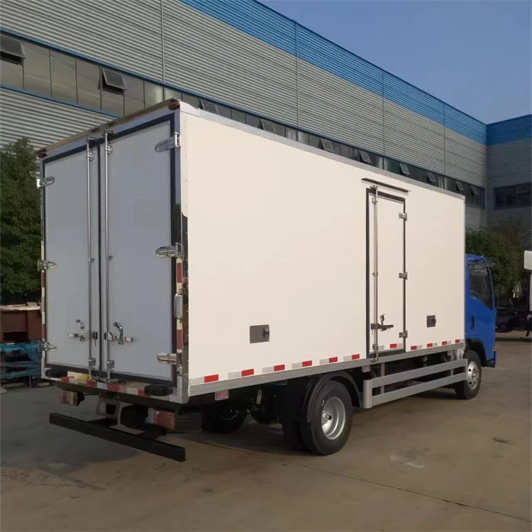 Factory Supply ISUZU KV600 5.6M refrigerated truck refrigerator car cold box truck chill car refrigerated van freezer truck