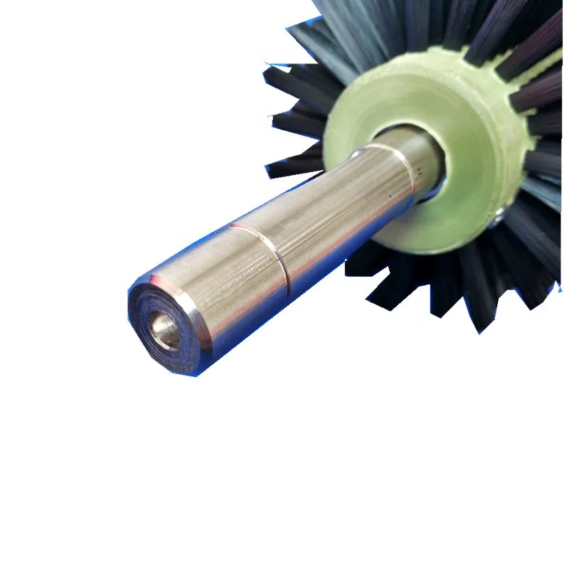 Roller brush for cleaning glass