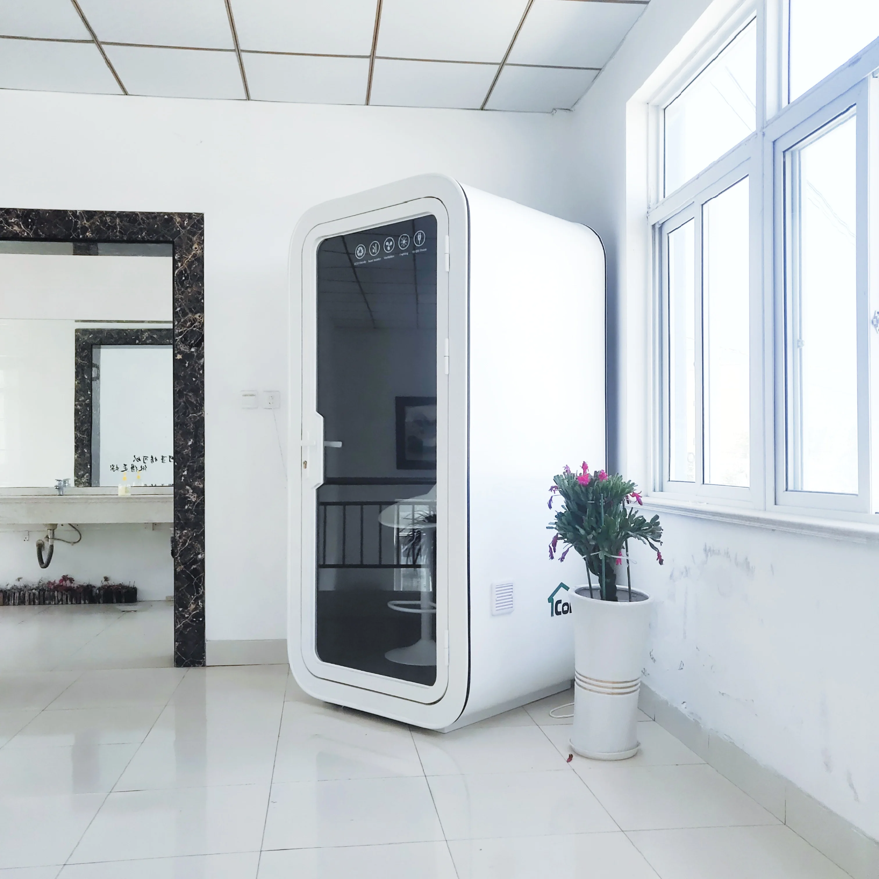 Rounded Solo Office Phone Booth Outdoor Teleconference Soundproof Acoustic Room