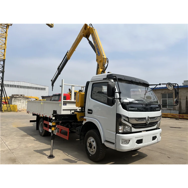 Factory Direct Sales 6 Ton RHD Truck Plus 3.2 Tons Lifting Capacity XCMG Folding Crane