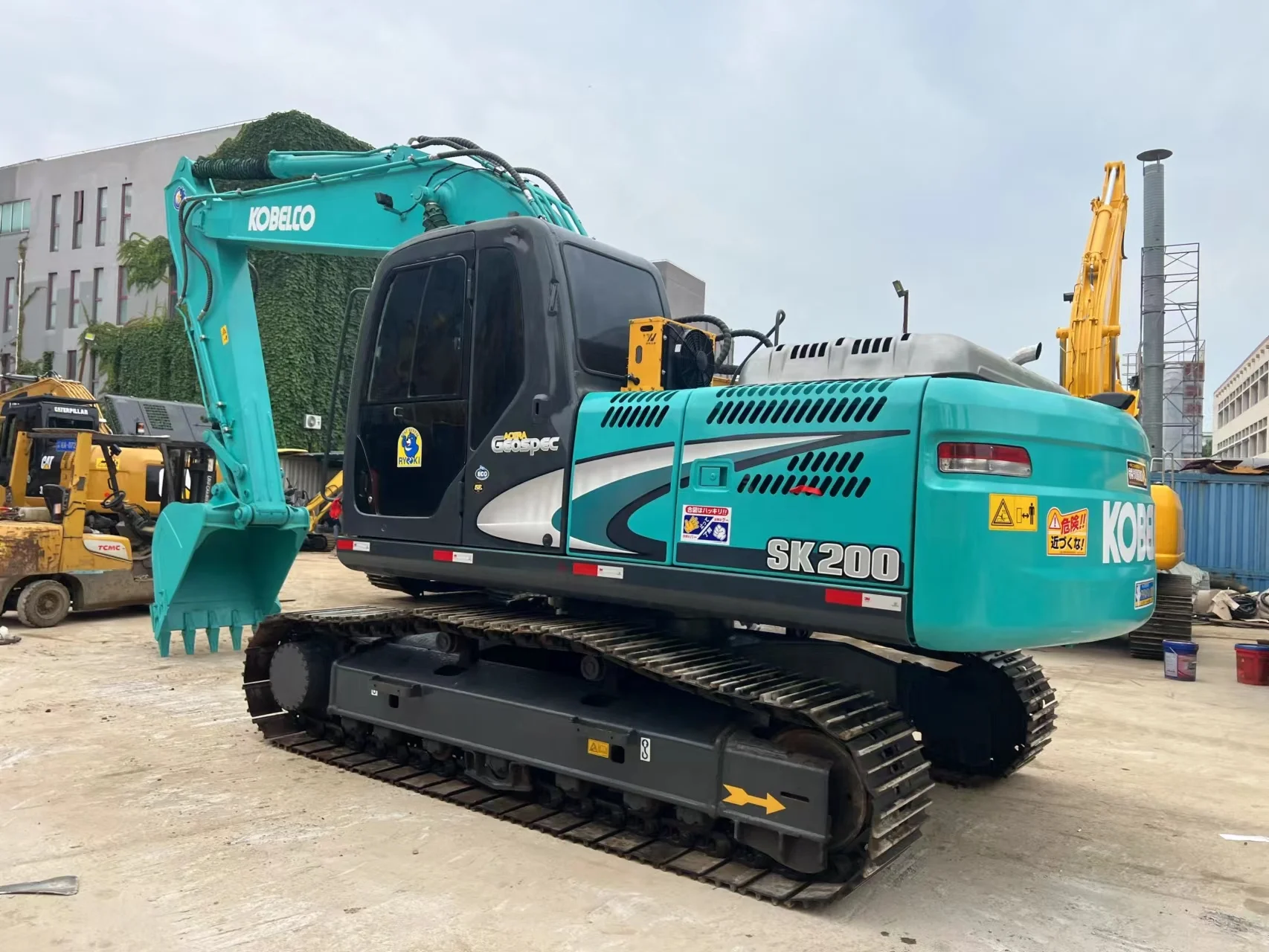 Kobelco SK200-8 Crawler Excavator for Sale Used and Reliable SK360 SK460 Excavator Models Available