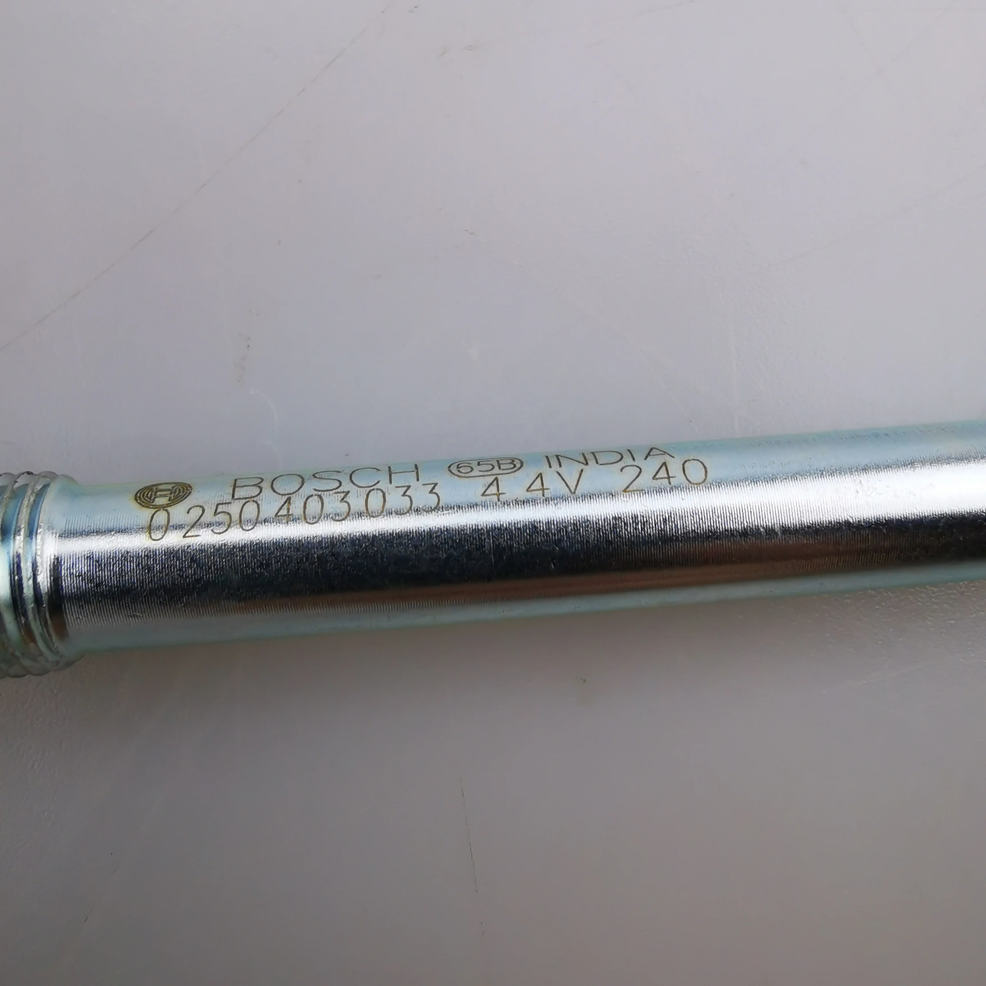 SAIC MAXUS G10 T60 V80 Diesel engine 2.0T Original Cold start preheating plug 0250403033 C00075448