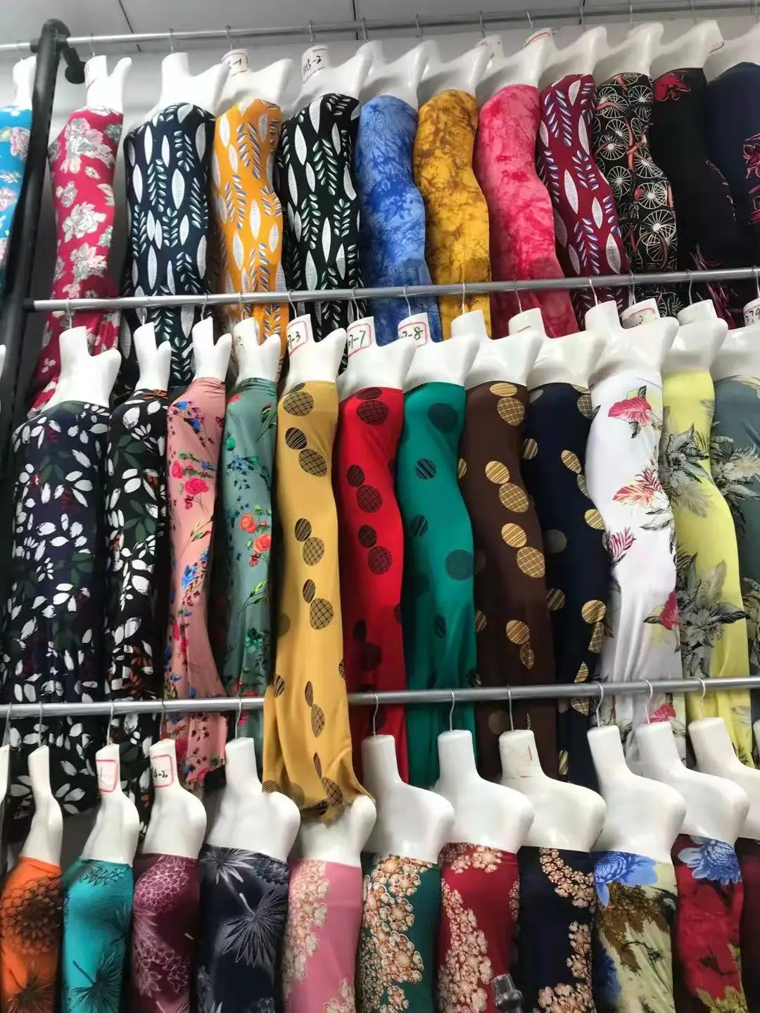 stocklots digital printed viscose rayon fabric for summer women dress solid dyed chillz crepe rayon fabric