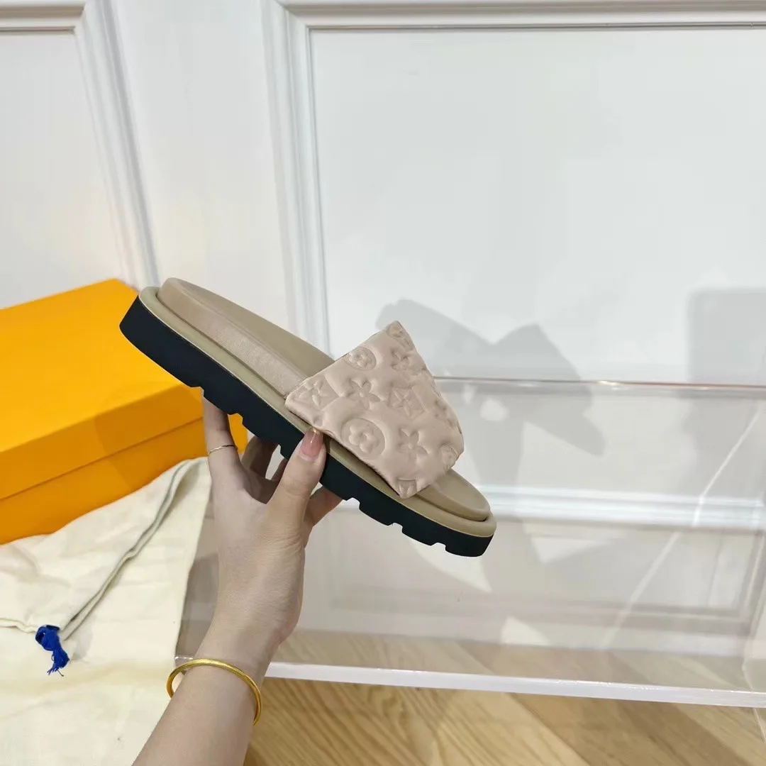 Design Brands Luxury Slipper Women Plus Size Large Size Women Man Flip-flop Original Top Quality Platform Slipper Slides Sandals