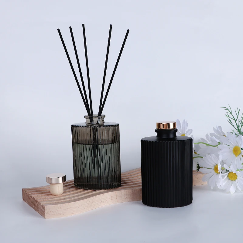 Popular style 200ml luxury matte black smoked stripe reed diffuser glass bottle with cork
