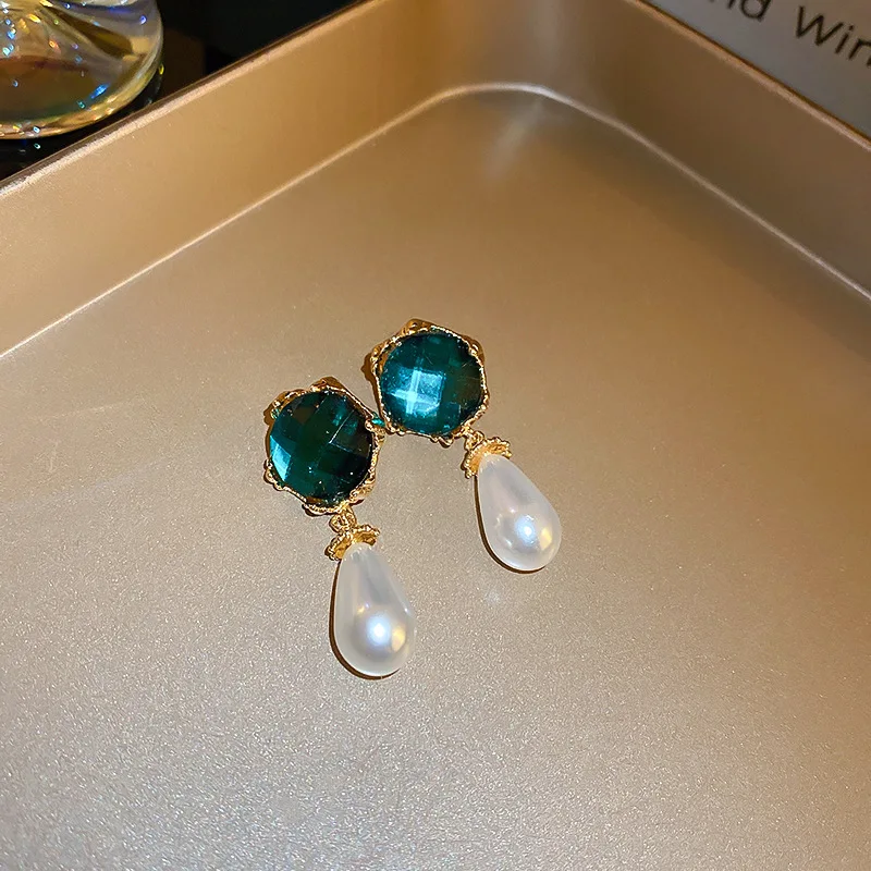 French vintage retro fashion jewelry accessories style diamond gold plated studs earrings for women men