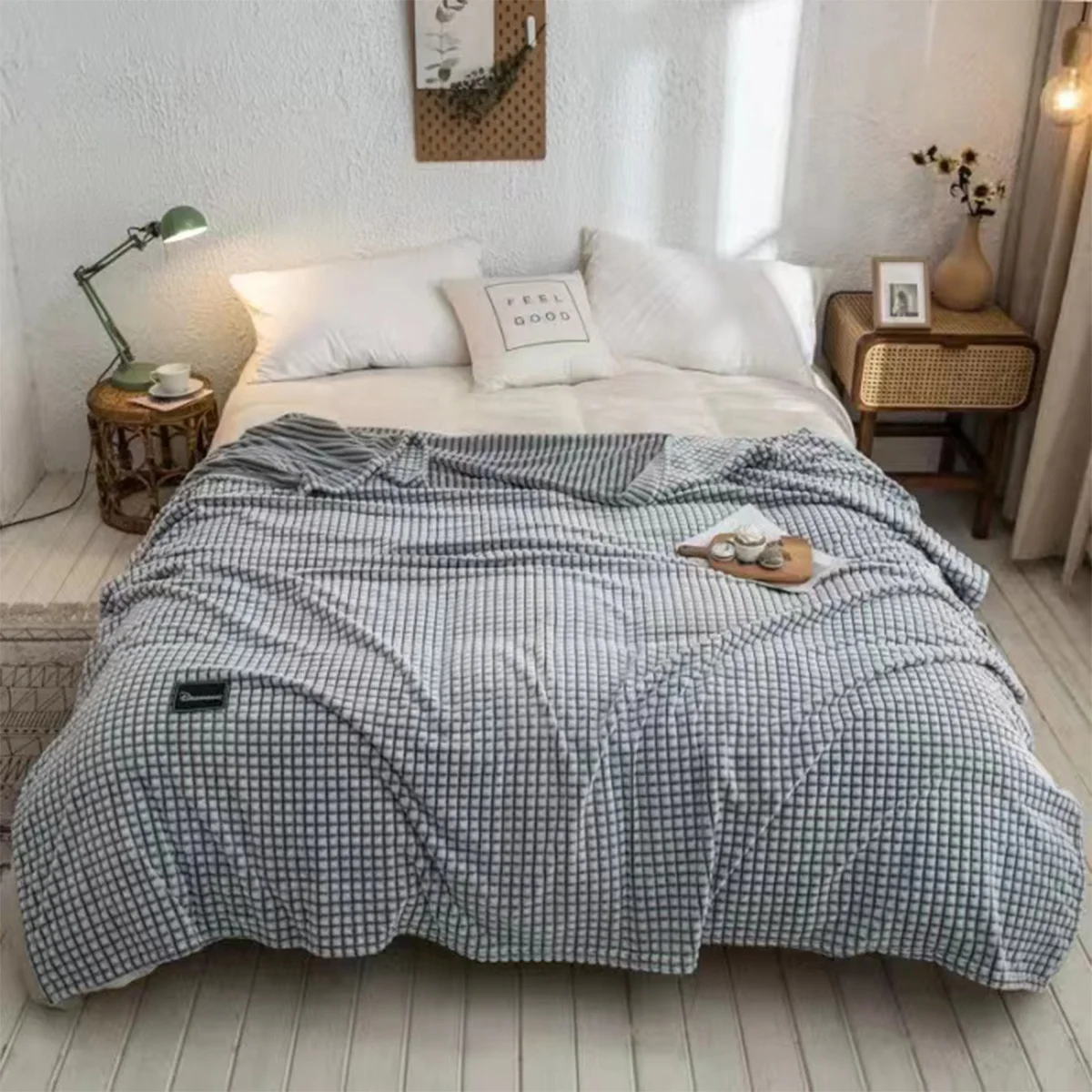 Wholesale Luxury Plaid Pattern Cozy  Fleece Bed Blanket Soft Throw Blanket  Custom Logo