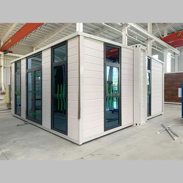 Moving Portable Modern Modular House with Privacy Glass walls