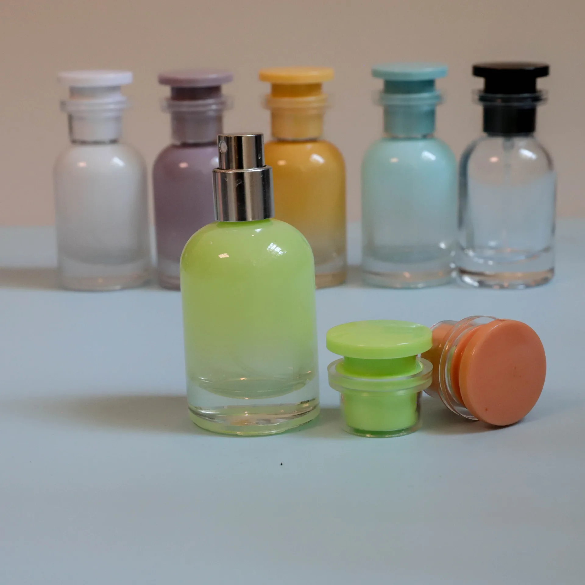 30ml  round Glass Small Empty 50 ml Perfume Bottle with screw cap mist sprayer lid