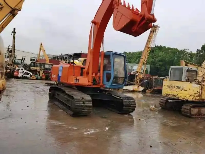 Japan used Hitachi EX200 excavator low working hours sold at a low price the original Hitachi EX200 ZX120 ZX200 EX60 excavator