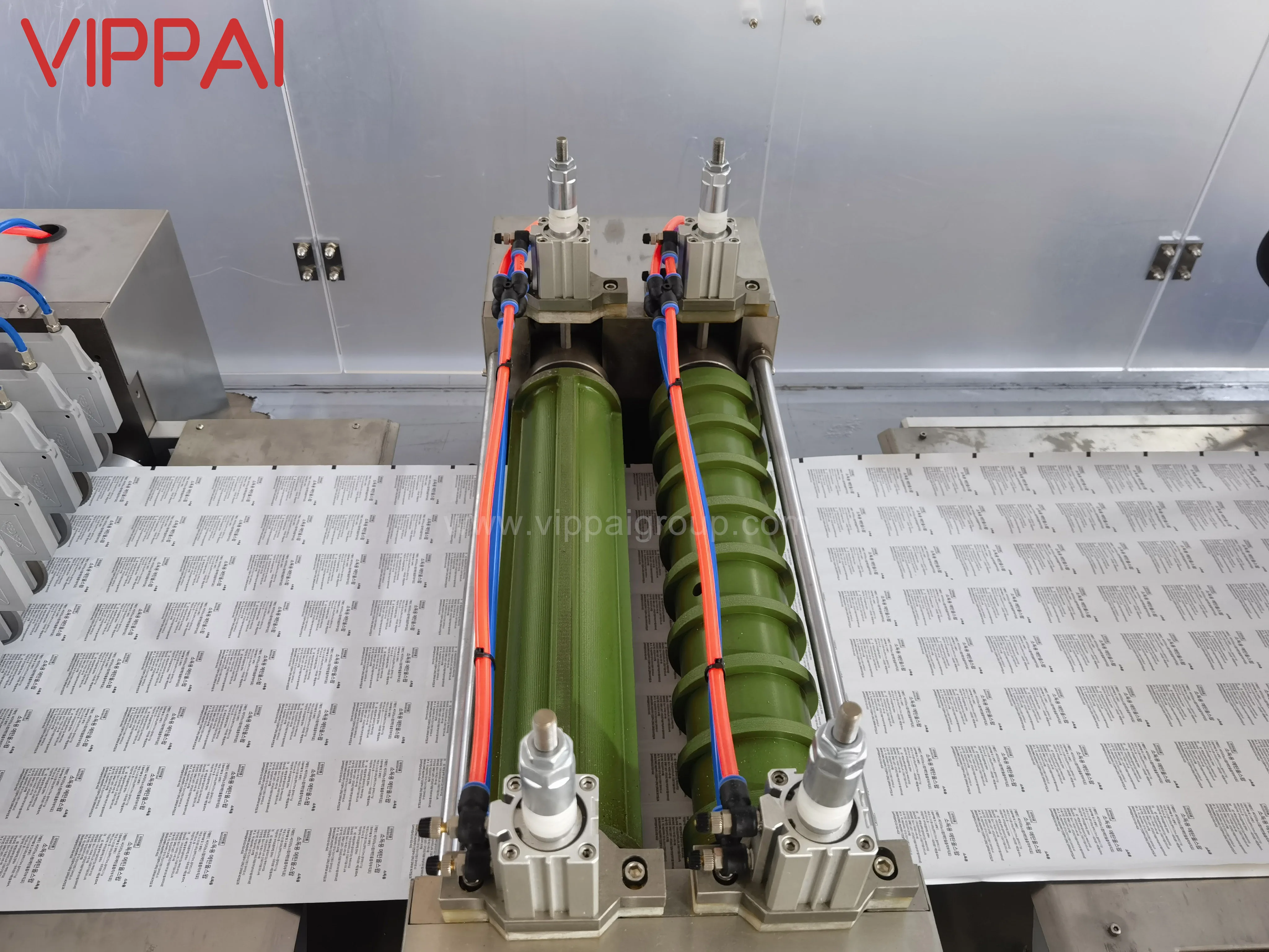 VIPPAI(Viroo) 2023 New Generation Singe Sachet Alcohol Swab Pads Wet Wipes Packaging Making Machine Manufacturers