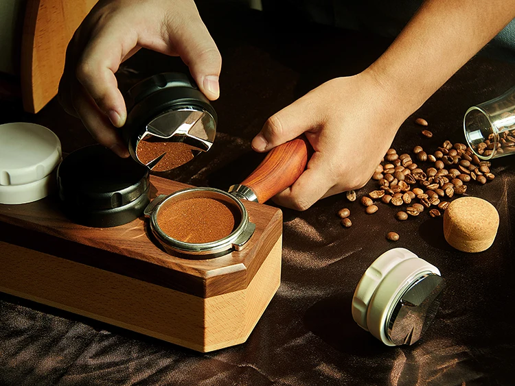 Alloy handle and 304 Stainless steel needle coffee distributor 58mm