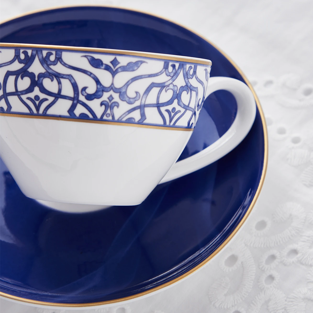 Royal Classical Decal Design Cermaic Turkish Coffee Cup Saucer Elegant Decal Bone China Tea Cup Sets