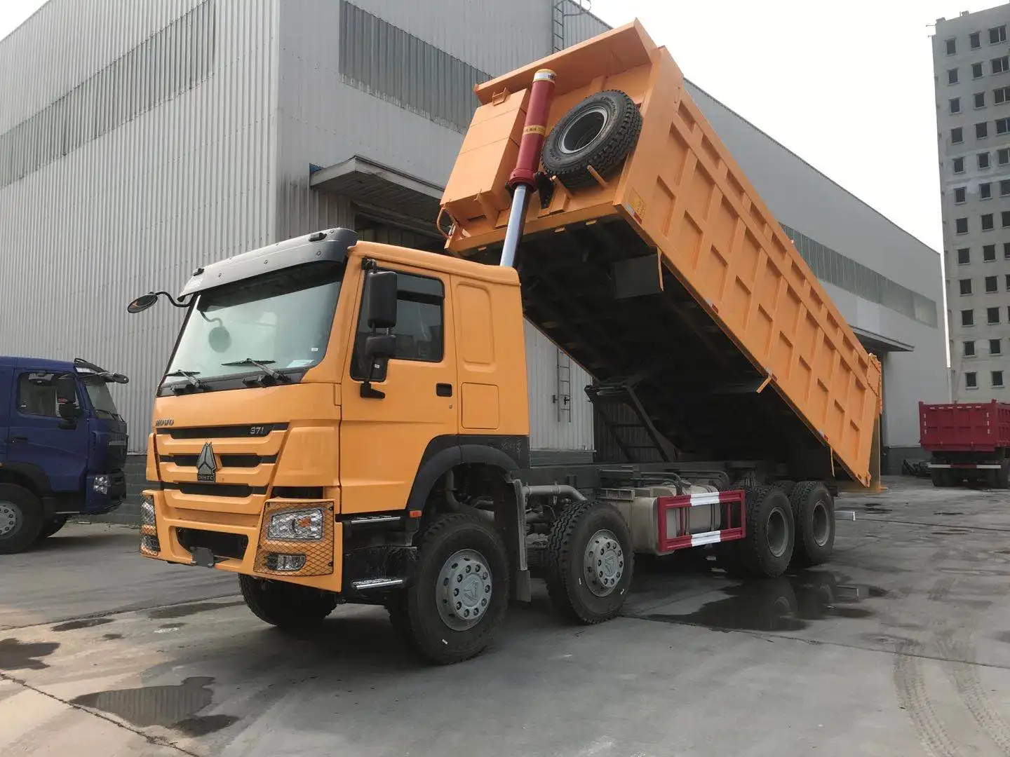 Sinotruck Flatbed Dump Truck Howo Tipper Mining Dump Truck Mining Haul Truck