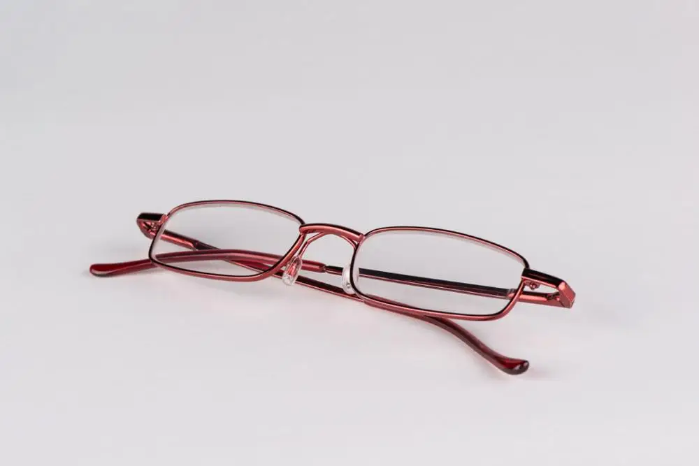 Exquisite wholesale metal spring hinge reading glasses portable presbyopia glasses with case