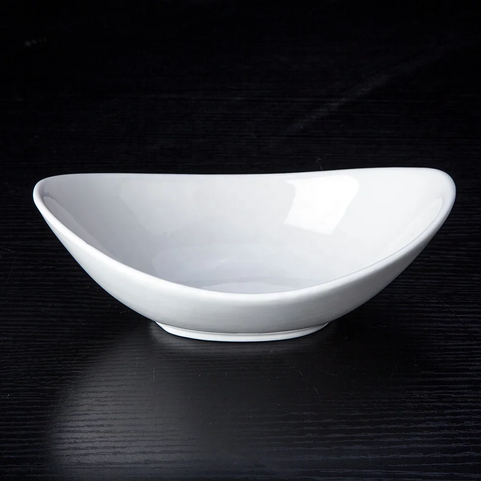 Shengjing High Quality Simple White Ceramic Irregular Boat Shaped Salad Bowl