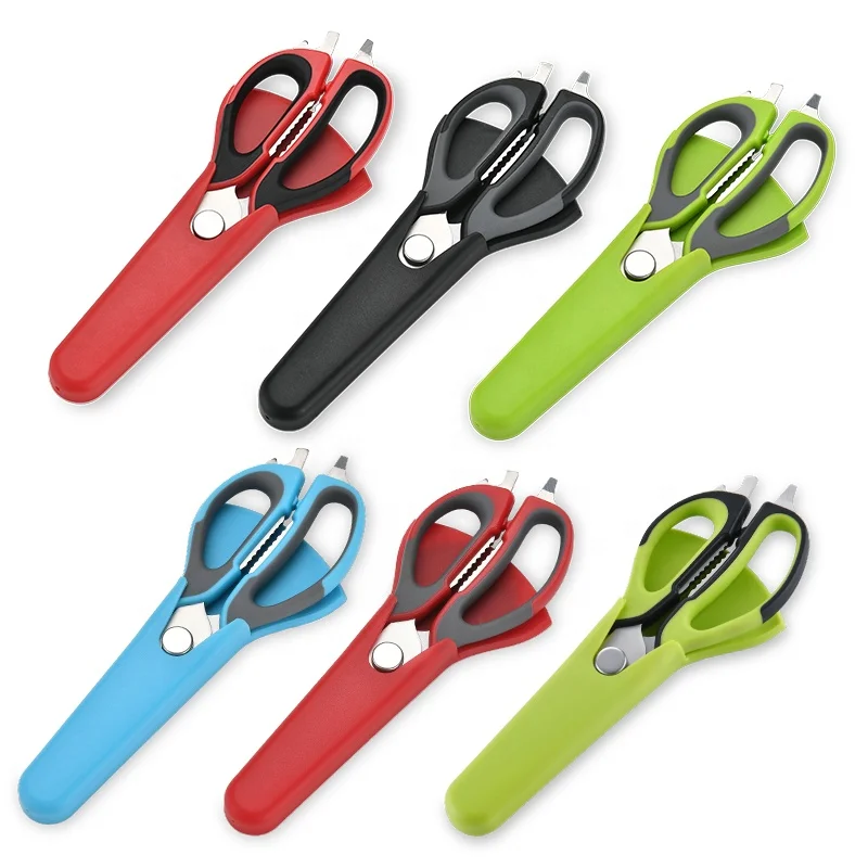 Kitchen scissors with magnet sheath
