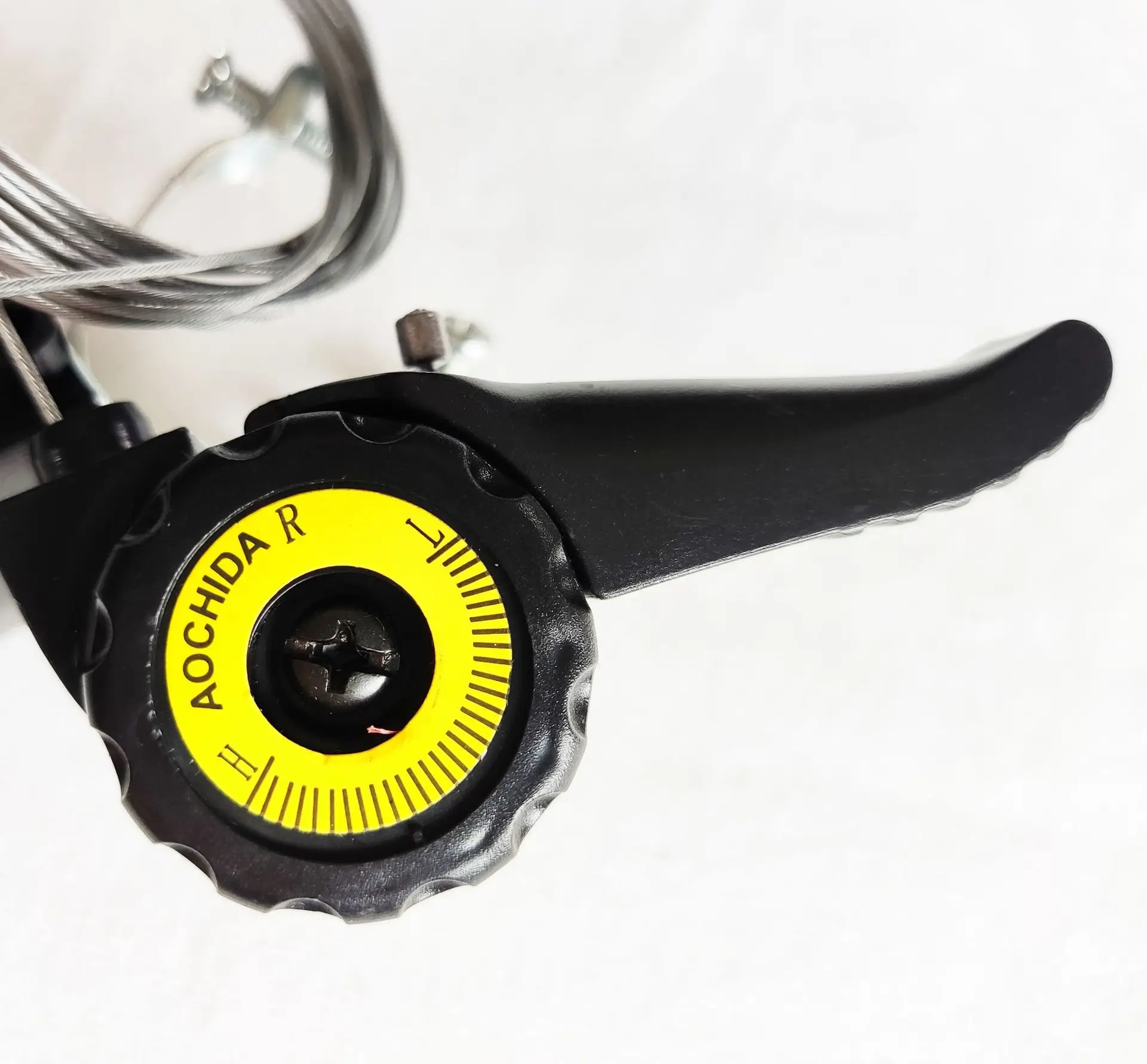 Plastic fingering mountain bike transmission bicycle governor handle bicycle chain bicycle accessories