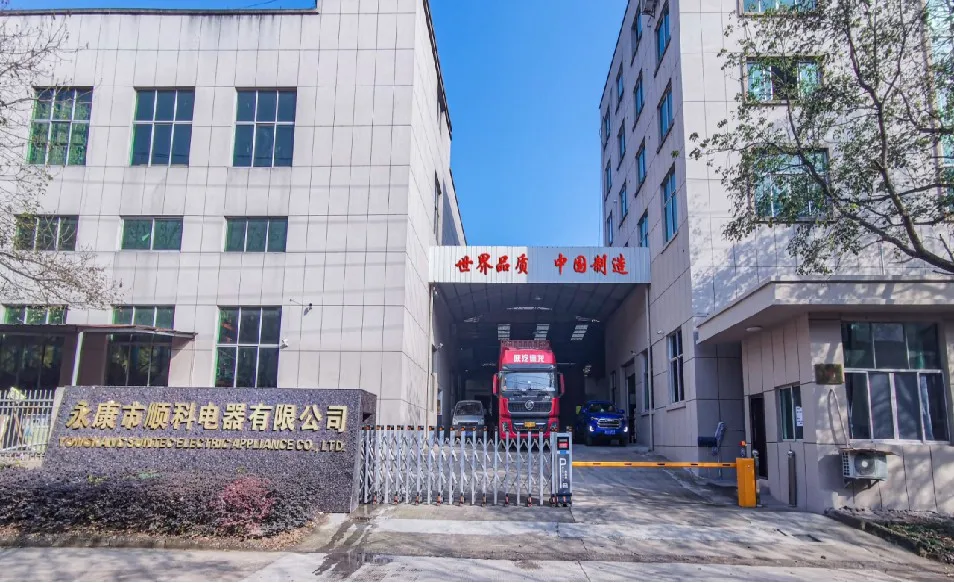 POWERTEC high power 3.0kw 62cc gasoline wood cutting chain saw