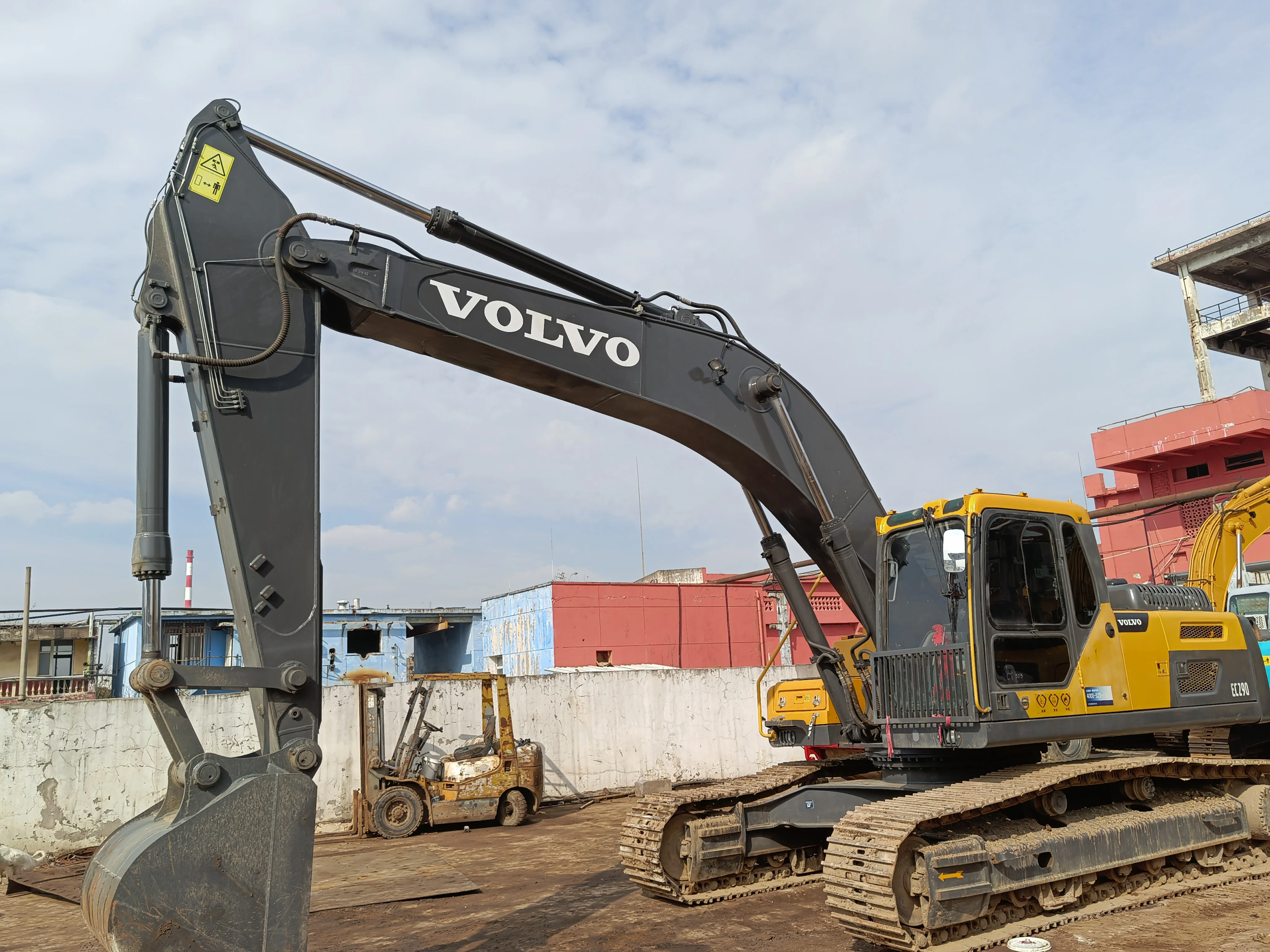 Used High power Volvo EC290 Hydraulic Crawler Excavator cheap For Sale