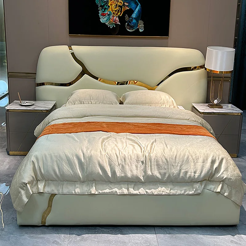 Luxury Italian Style Modern Double Bed Beige Leather Metal Crackle Design Headboard Queen King Size Gold Bedroom Furniture Set