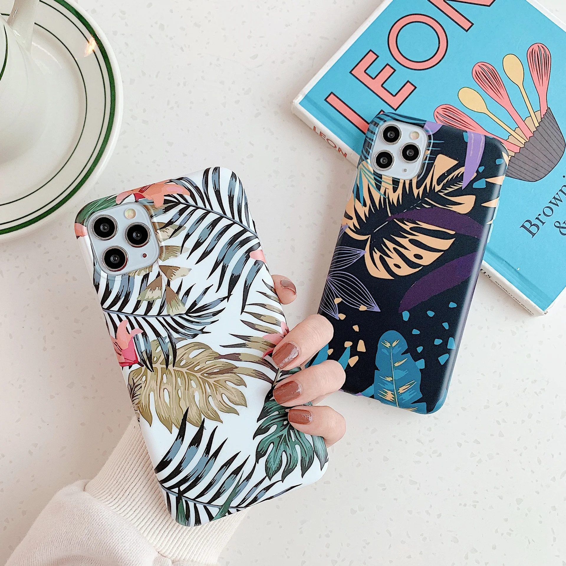 
Vintage Banana Leaf Phone Case For iPhone 7 Plus X XR XS 11 12 Pro Max 8 7 6 6S Plus Cell Phone Cover 