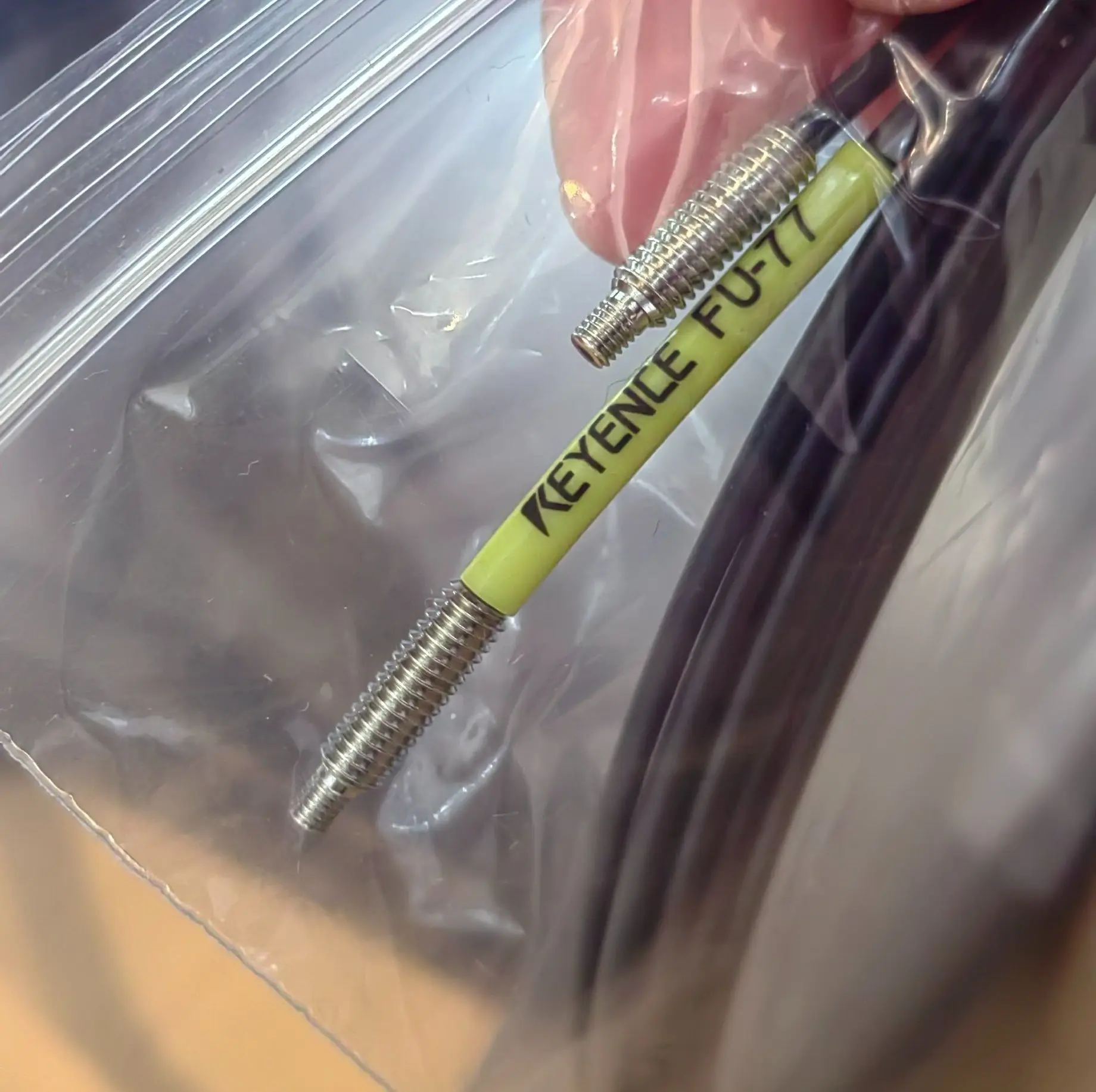 New Original Keyence Fu-77 Fiber Optic Sensor Automation Industry Fast Shipping