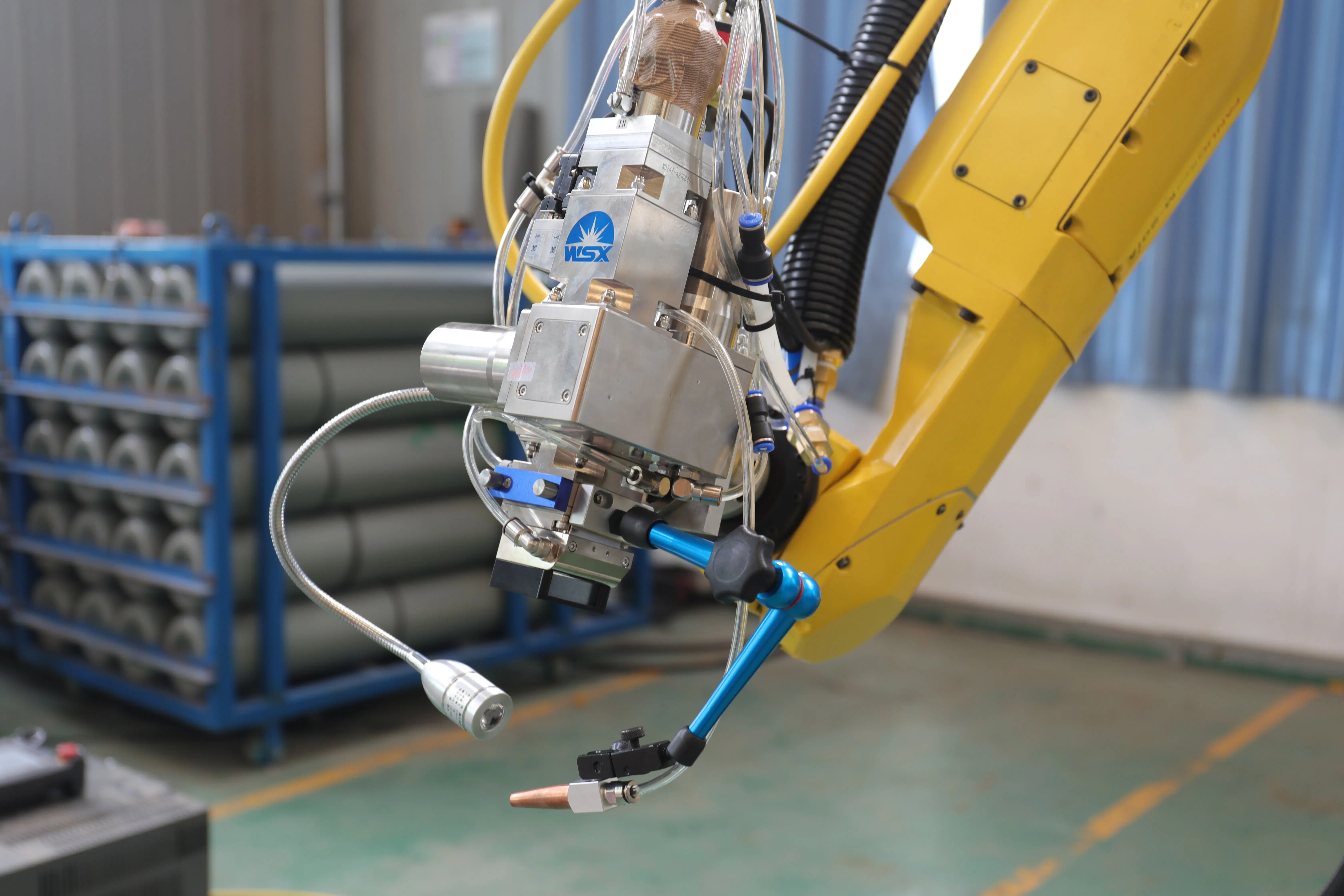 2022 NEW Gweike LW1800 3D Robot 1000W Fiber Laser Welding Machine for low price and high precision