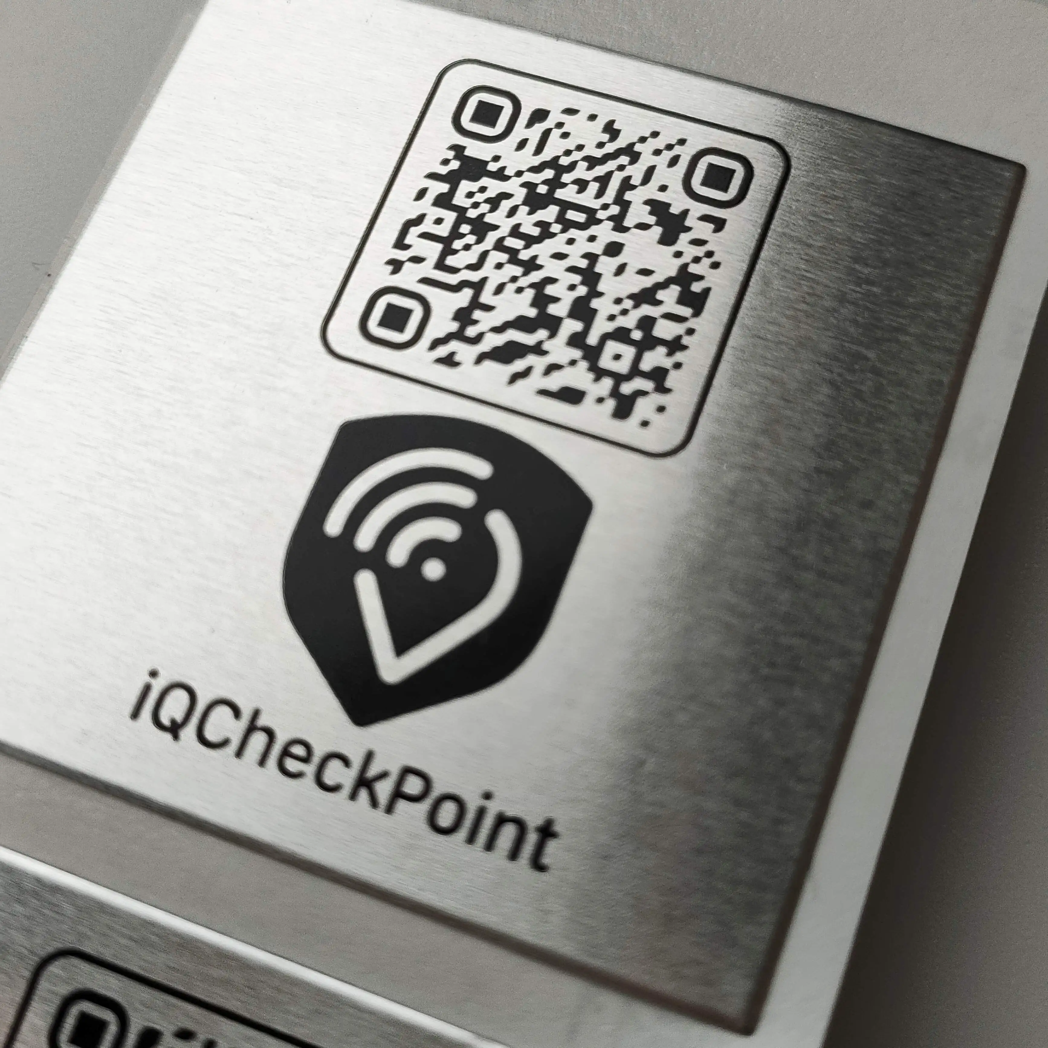 Personalization Serial numbers metal nameplates QR code barcode nameplate aluminium foil asset labels