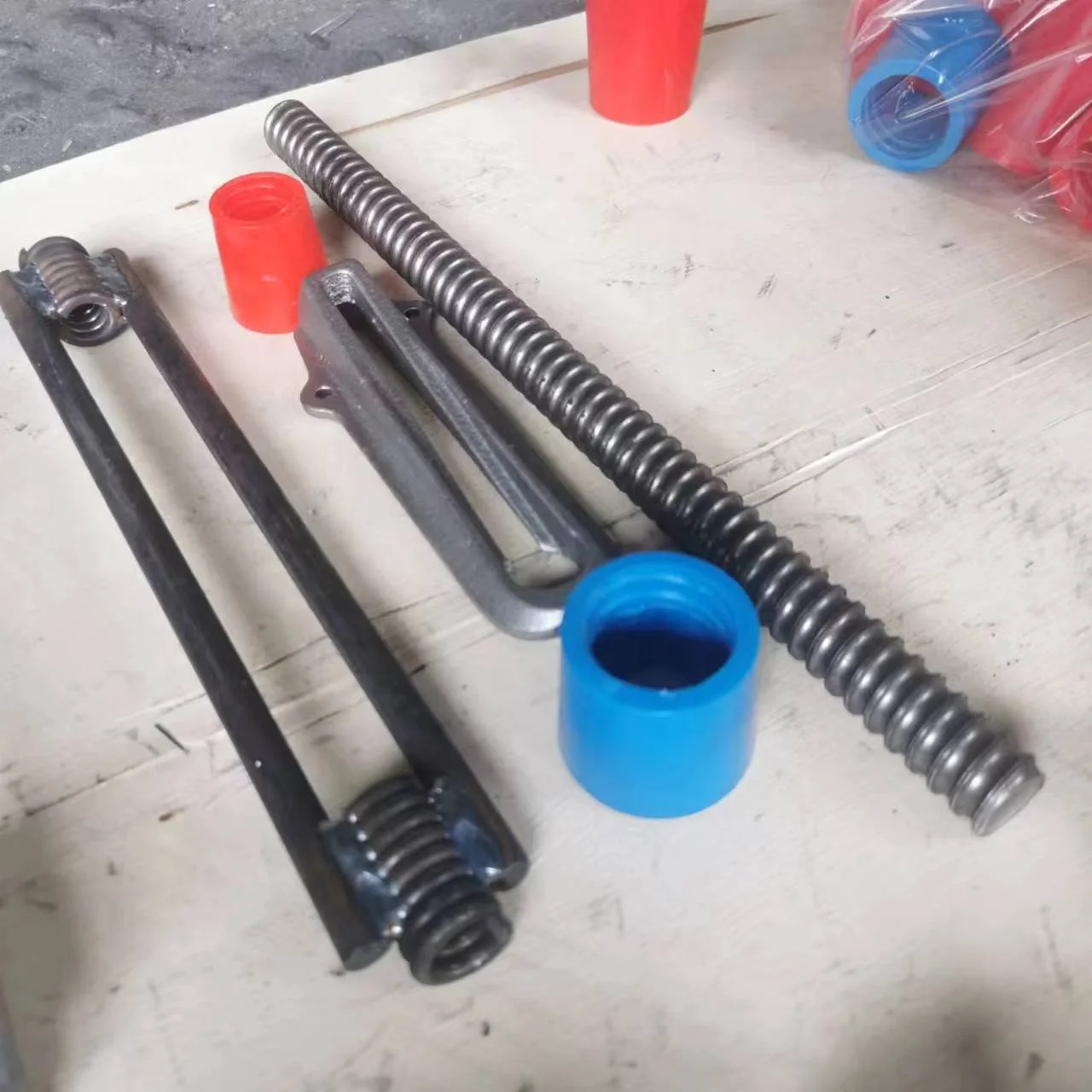 Hi-Strength Concrete Shuttering Coil Tie Rod Formwork Forming Hardwares Coil Tie Rod