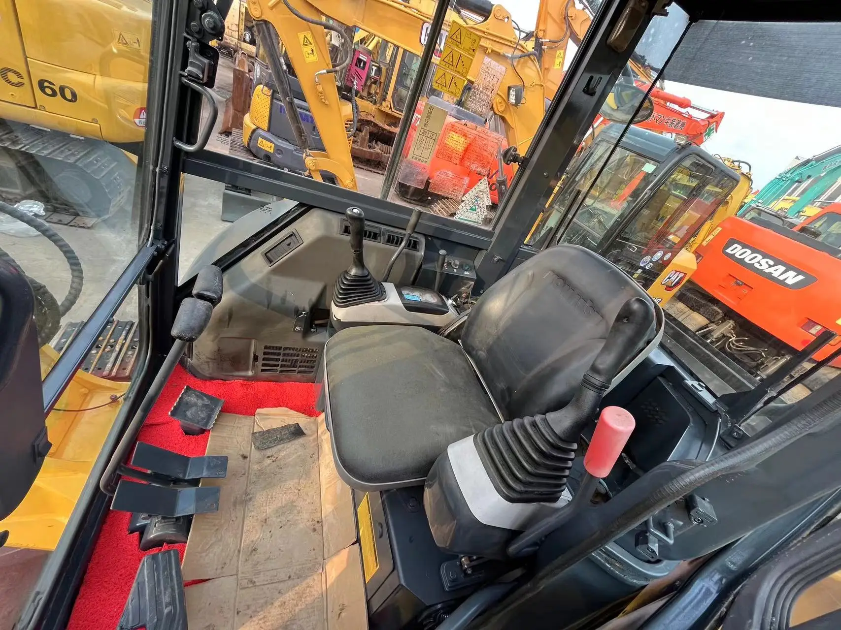 Good condition used digger komatsu PC 55 MR 5.5 tons with cheapest price for sale