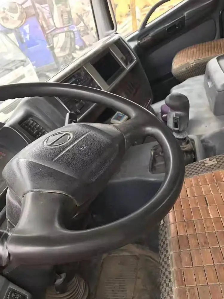 Used Condition China Made Hino 700 tractor head