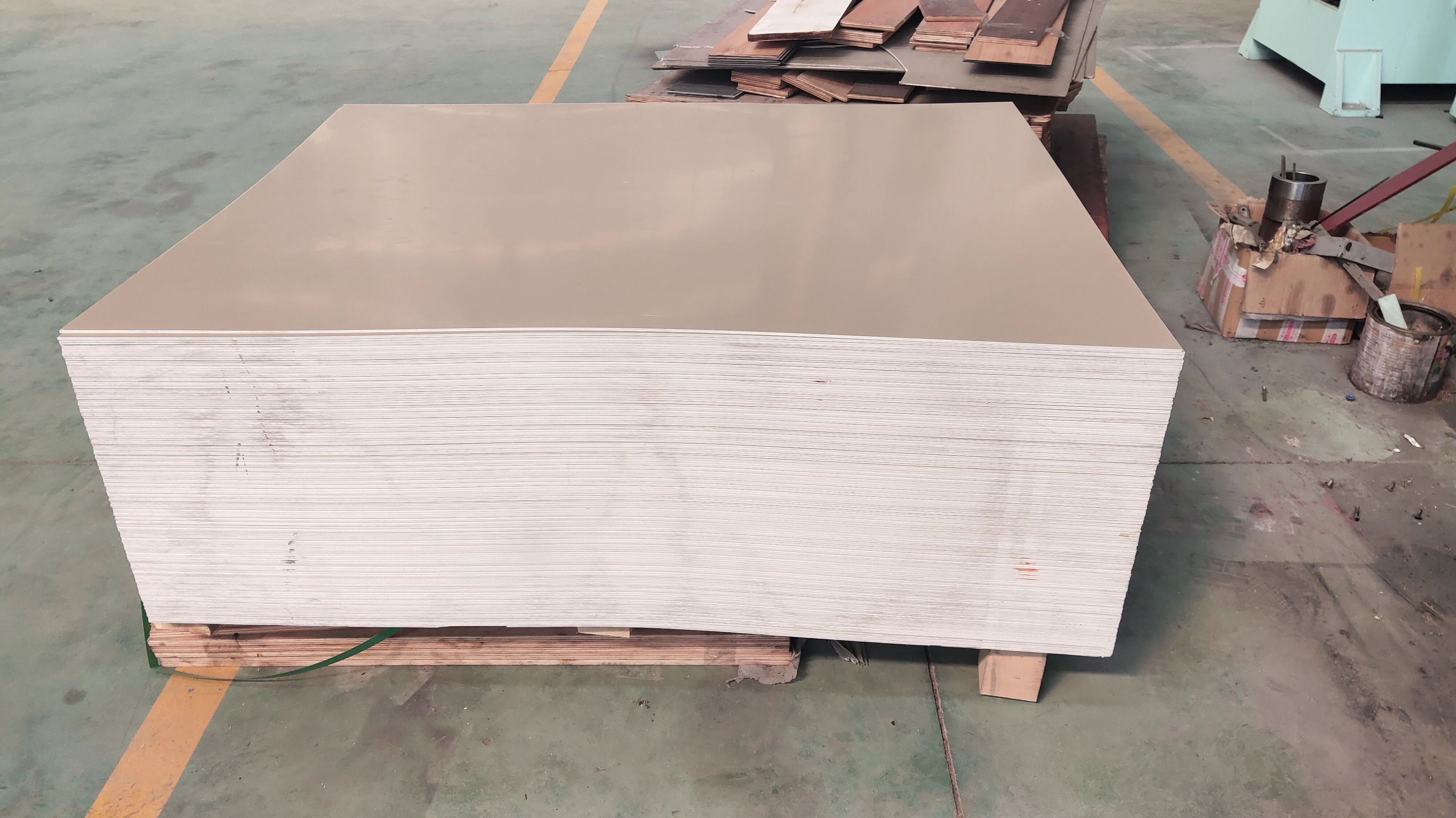 200T ПВХ напольный материал PLC контролируемый штамповочный пресс