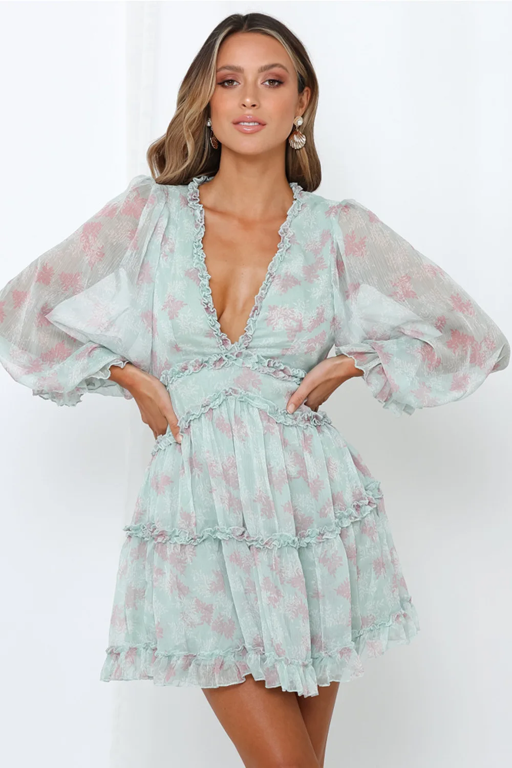 
American Style Fashion Lantern Sleeve Deep V-neck Dresses Women Floral Printed Cake Chiffon Dress For 2021 Summer 