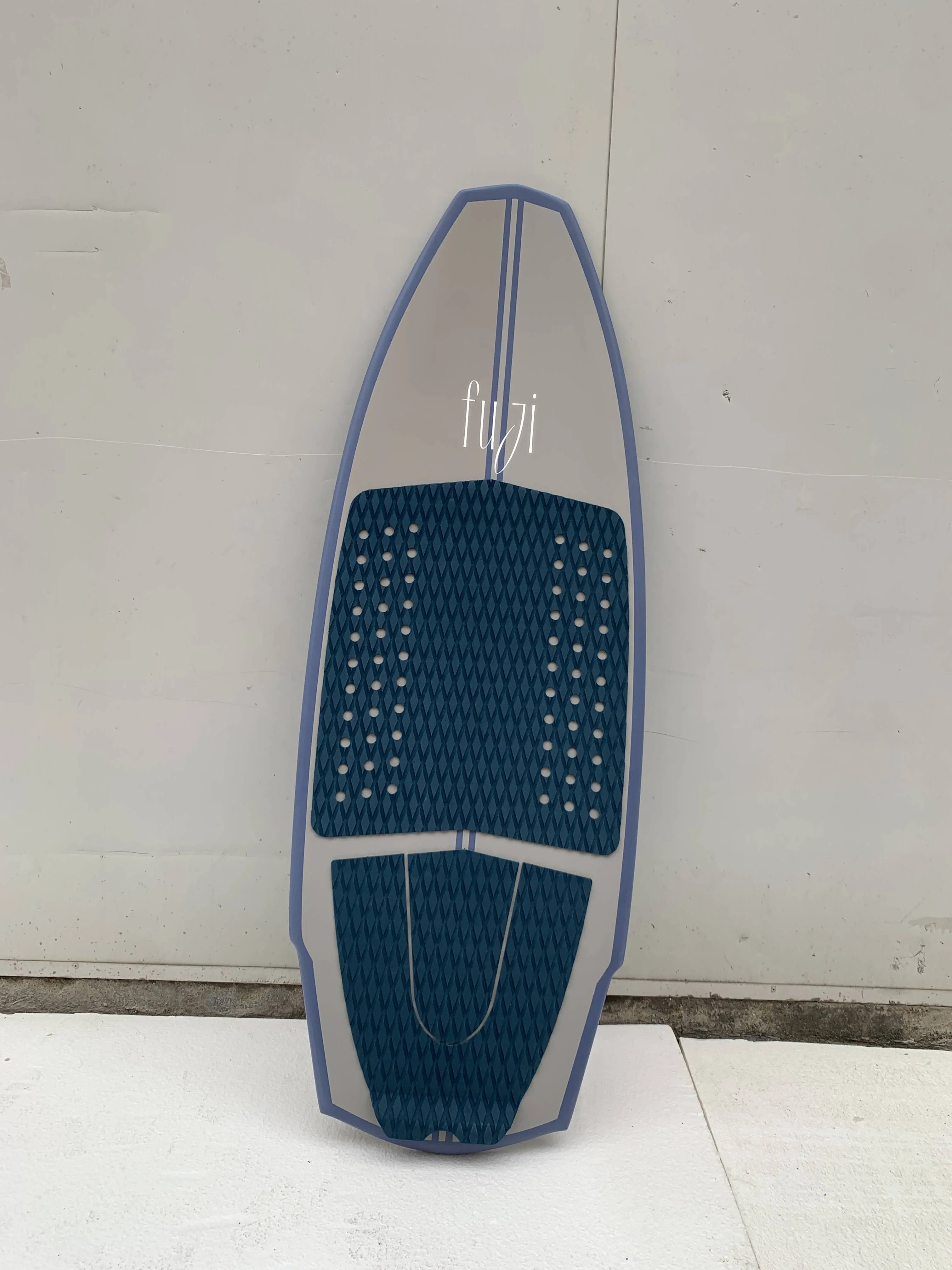China Manufacturer OEM/ODM Customized SkimBoards Wave Surfboards Wakeboards