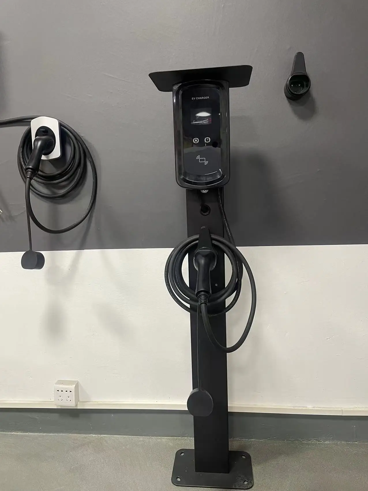 Fast electric car ev charger charging station 32A single phase 7kw ev charger type 1 manufacture