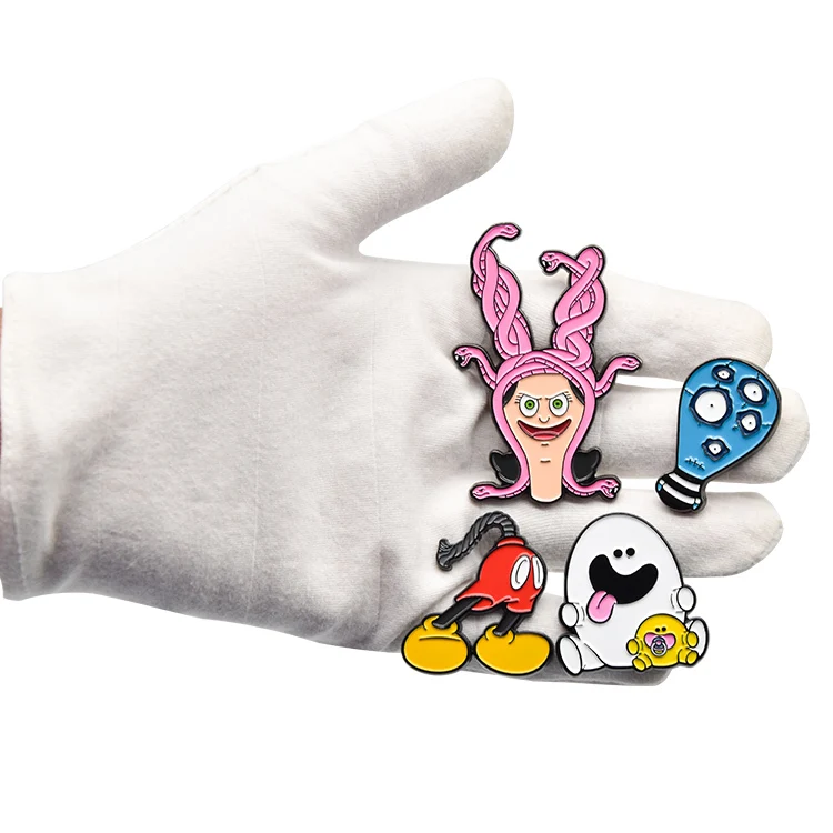 Design souvenir gifts dye black gold metal enamel lapel pin badge