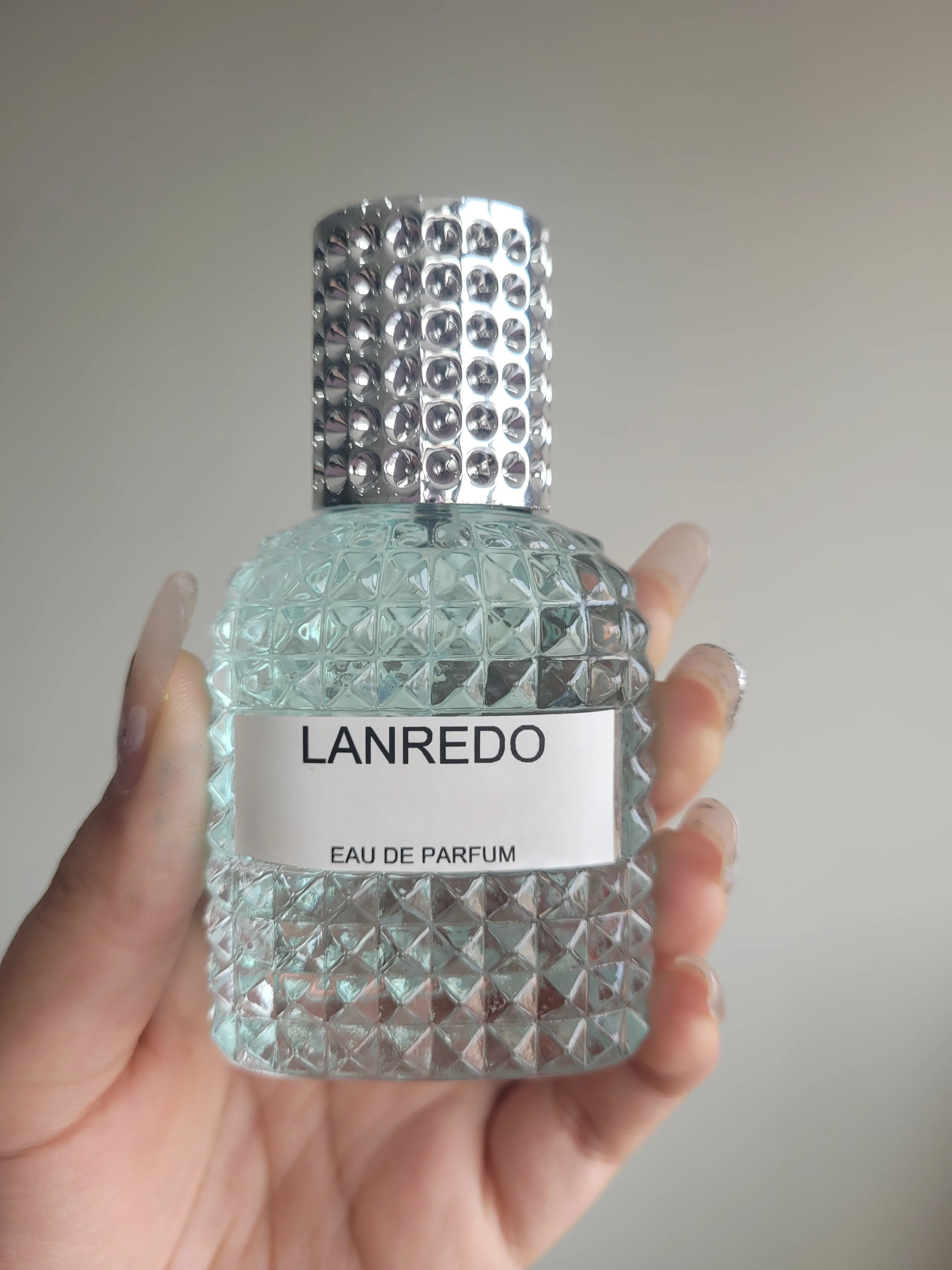 Fancy Embossed Crystal 100ml dubai Glass Perfume Bottles Empty Cosmetic Bottles With screw Spray