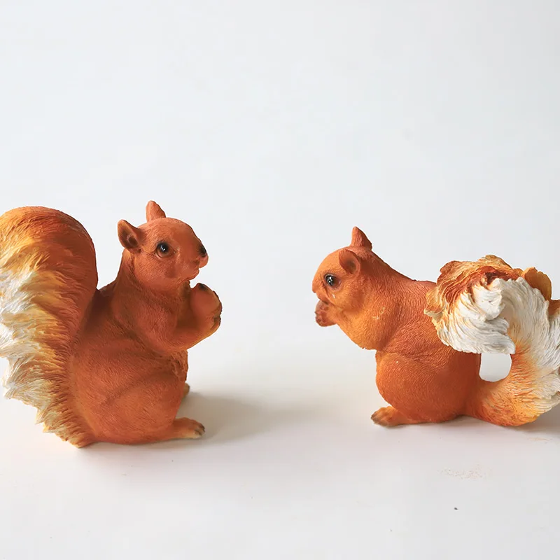 Wholesale high quality outdoor garden decoration ornaments resin material artificial squirrel