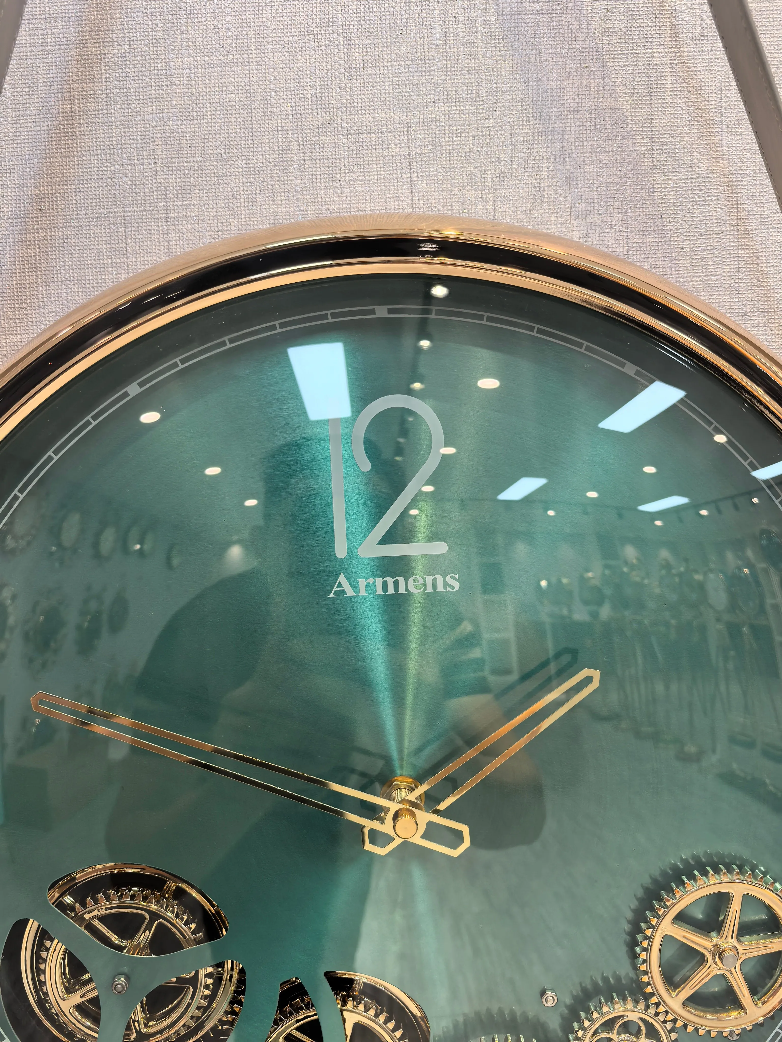 Armens Light luxury fashion Living room Dining room rotating gear wall watch clock