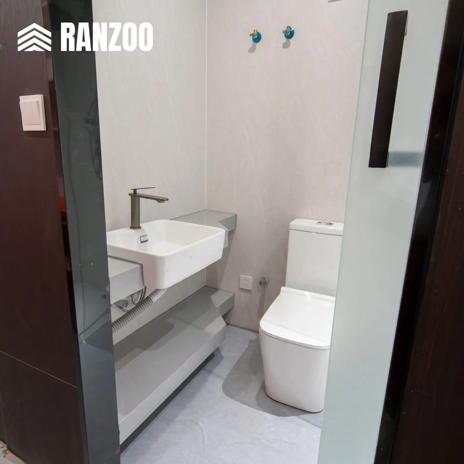 Prefabricated Luxury Apartment With Bunk Beds Ready Stock Kitchen Bathroom and Garage Container Apartment