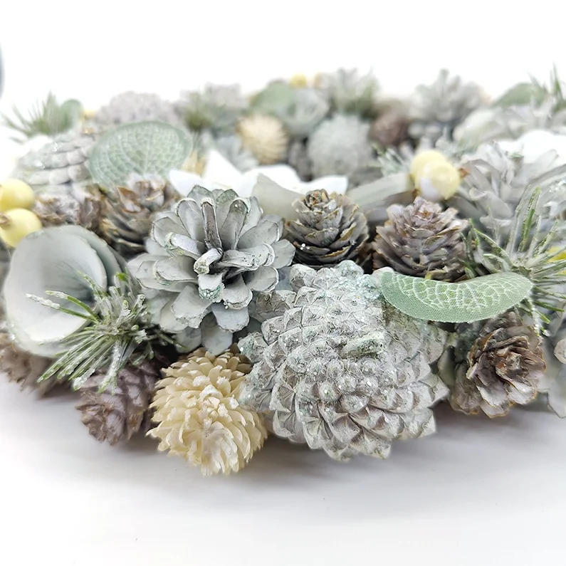 Wholesale Diameter 35 cm Real Pine Cones Hanging Front Door Christmas Wreaths And Garland For Decoration