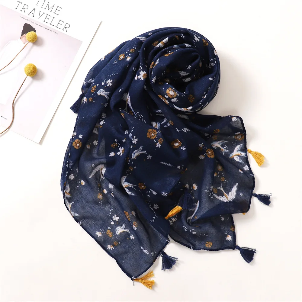 Wholesale Fashion Style Soft Viscose Scarf With Tassels Saudi Arabia Summer Muslim Women Navy Flower Cotton Head Scarfs Hijab