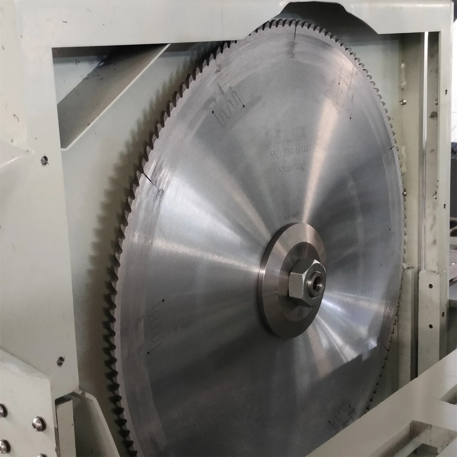 JINAN CNC Aluminum Window Profile Cutting Saw Machine CE Certified for PVC UPVC Stainless Steel in Manufacturing Plant