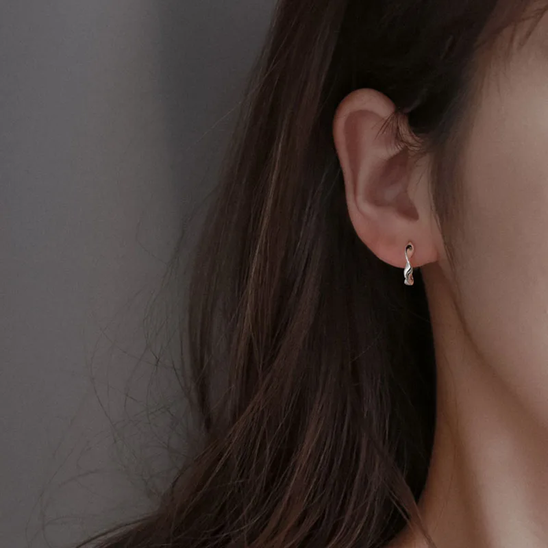 925 Sterling Silver Hot Sale Korean Twisted Earrings Simple Temperament Exquisite Semale Sexy Jewelry