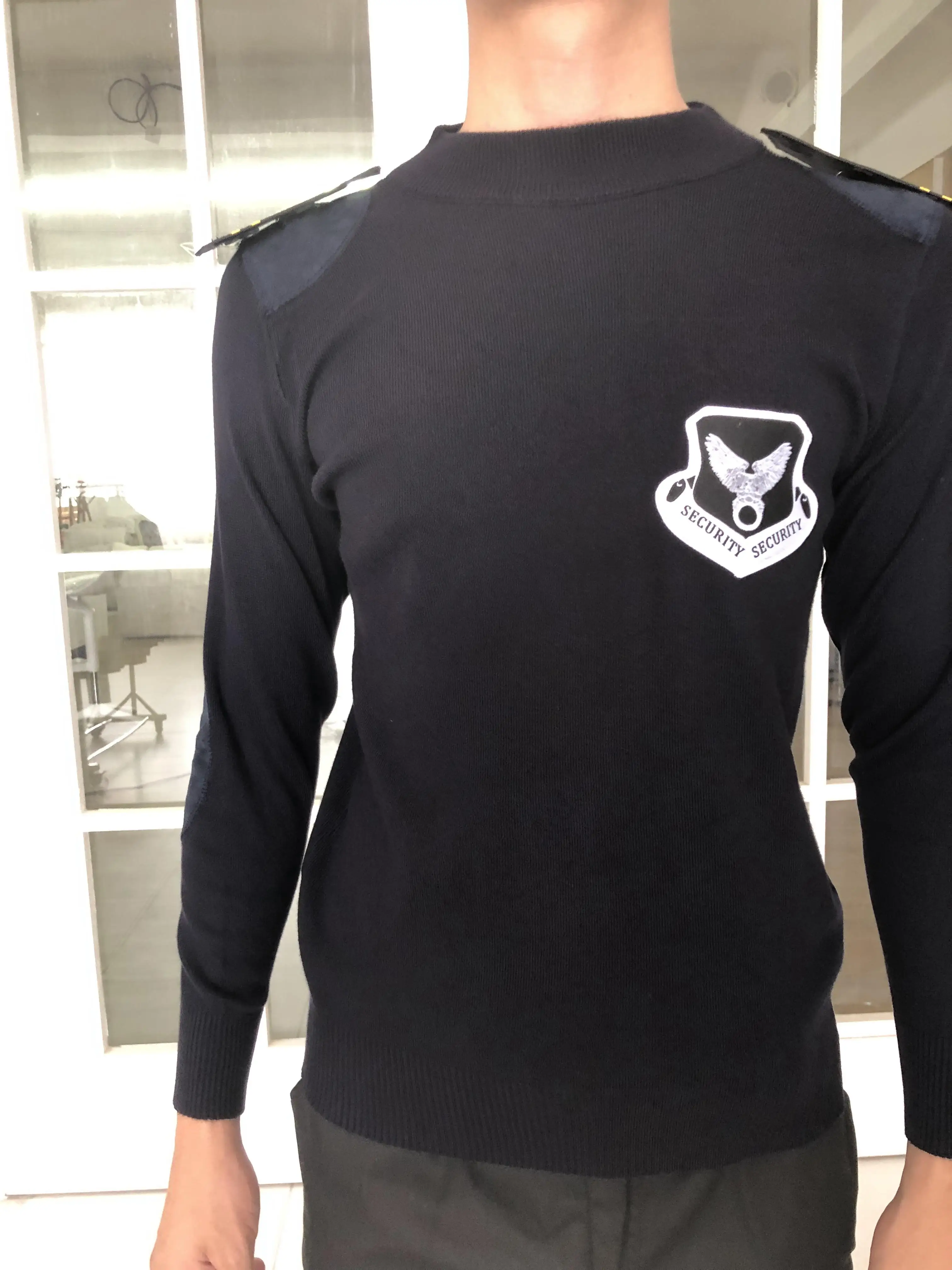 Изготовленный на заказ последний дизайн с длинным рукавом однотонные черные Цвет безопасности свитер форма с круглым вырезом вязаный джемпер для мужчин